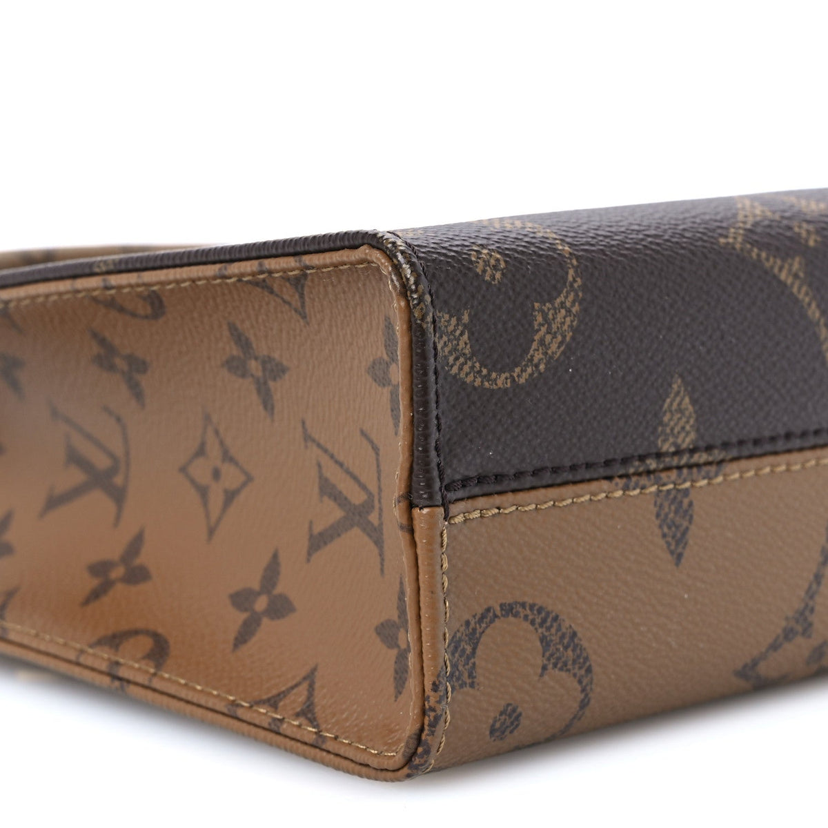 Reverse Monogram Giant Onthego Bb Handbag