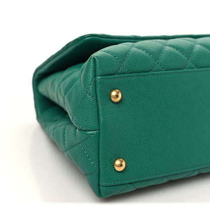 Small Quilted Caviar Flap Shoulder Bag - Green
