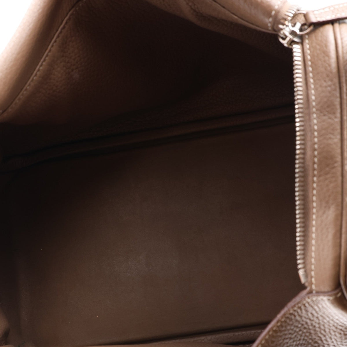 Taurillon Clemence Lindy 30 Etoupe Handbag