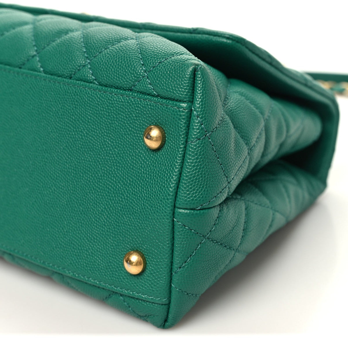 Small Quilted Caviar Flap Shoulder Bag - Green