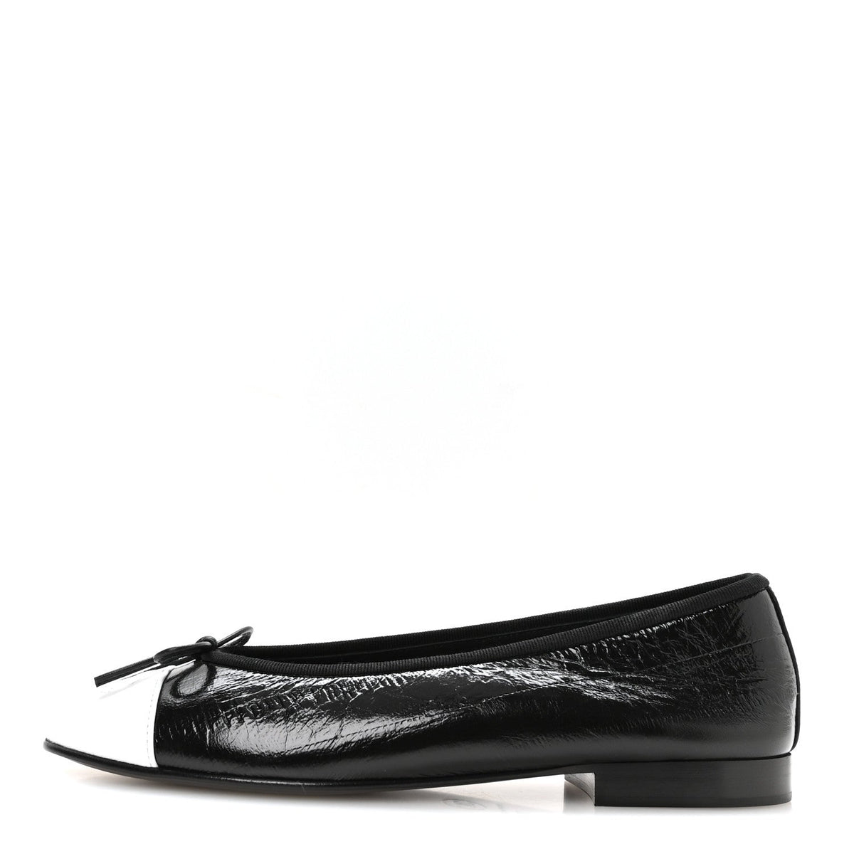 Crumpled Shiny Lambskin Cap Toe CC Ballerina Flats Black White