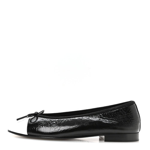 Crumpled Shiny Lambskin Cap Toe CC Ballerina Flats Black White