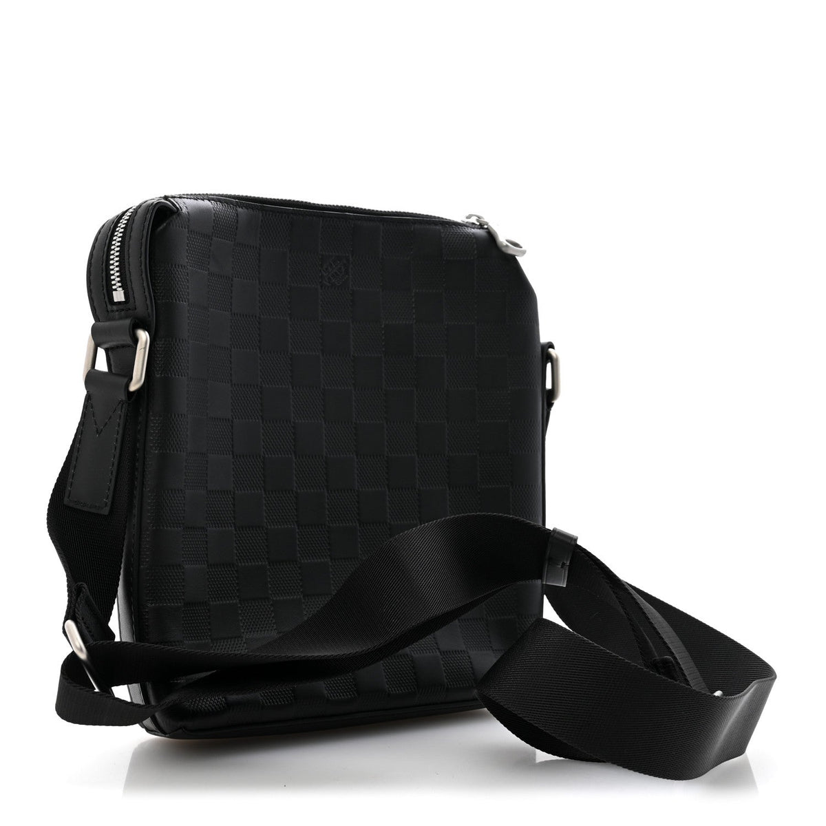 Damier Infini Discovery Messenger Bb Ony Handbag