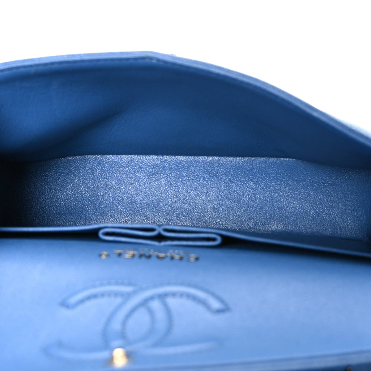 Medium Quilted Caviar Flap Shoulder Bag - Blue