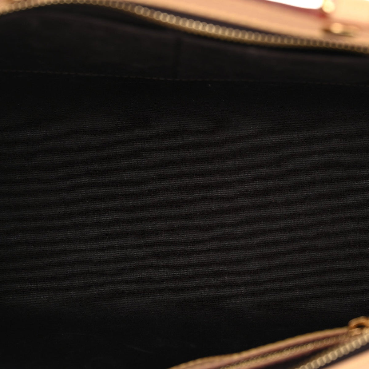 Vernis Brea Mm Amarante Handbag