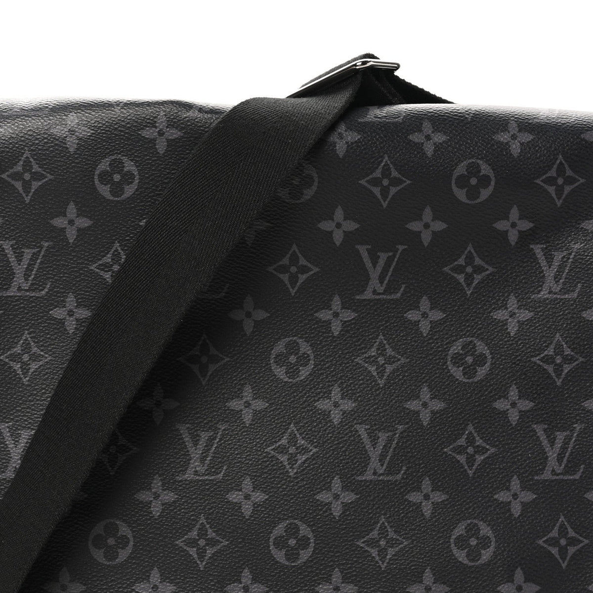 Monogram Eclipse District Mm Handbag