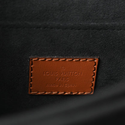 Reverse Monogram Dauphine Mm Handbag