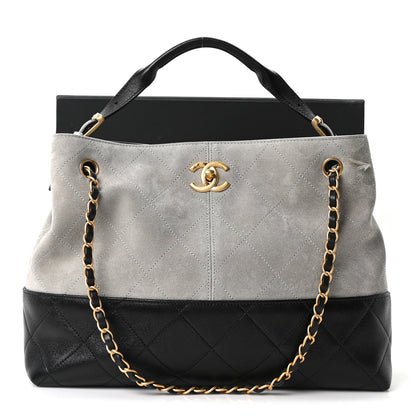 Small Quilted Lambskin Handbag - Grey