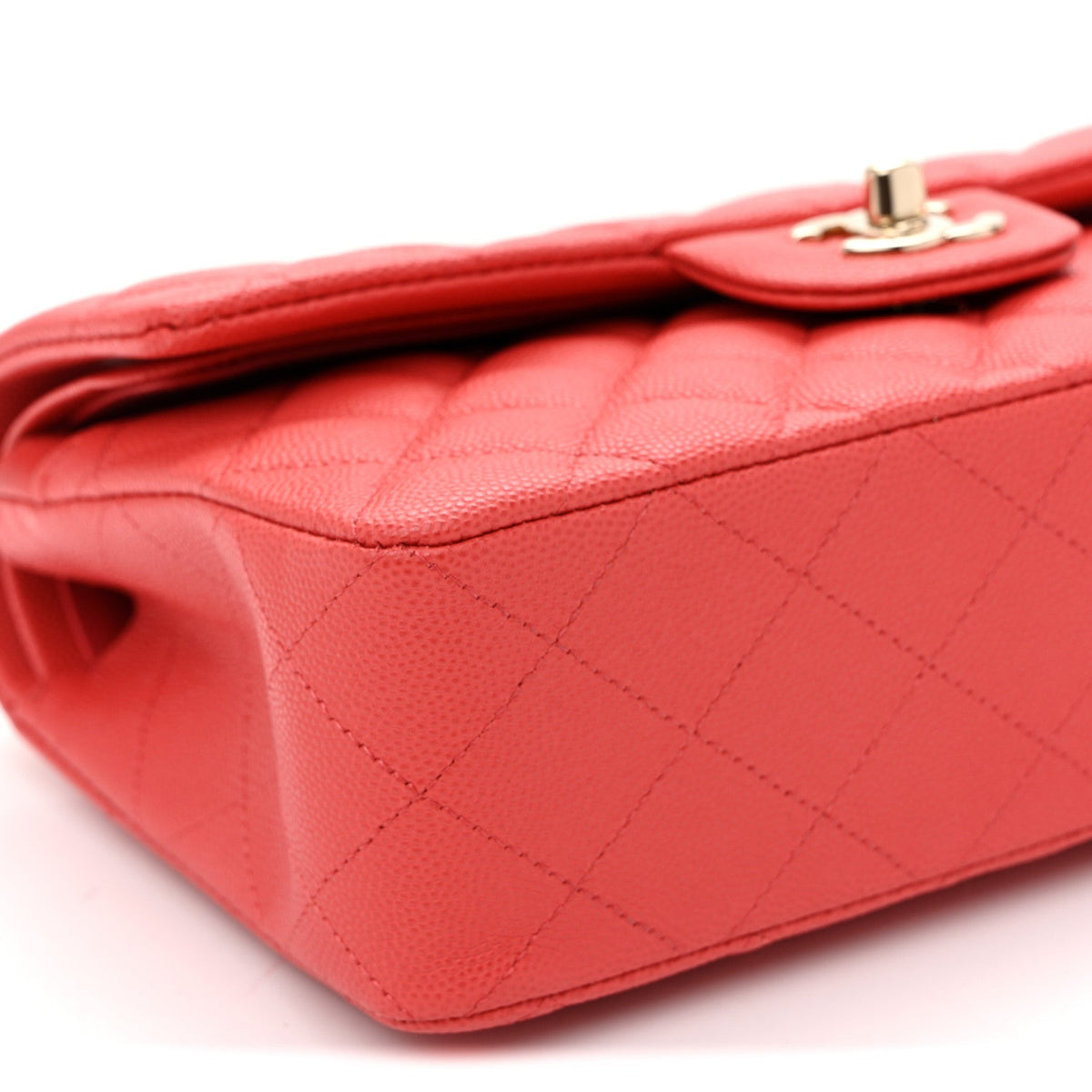Small Quilted Caviar Flap Shoulder Bag - Red