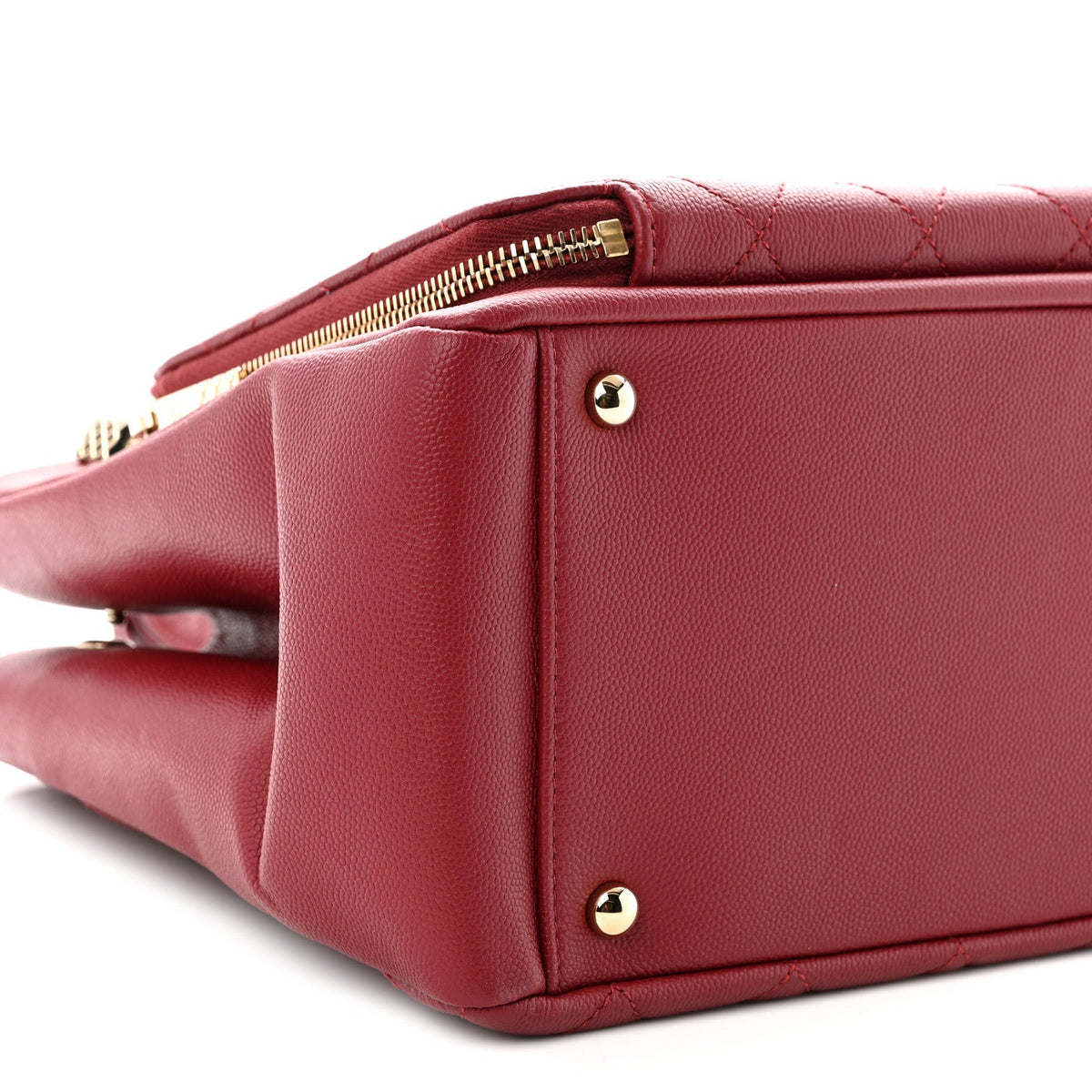 Small Quilted Caviar Handbag - Red