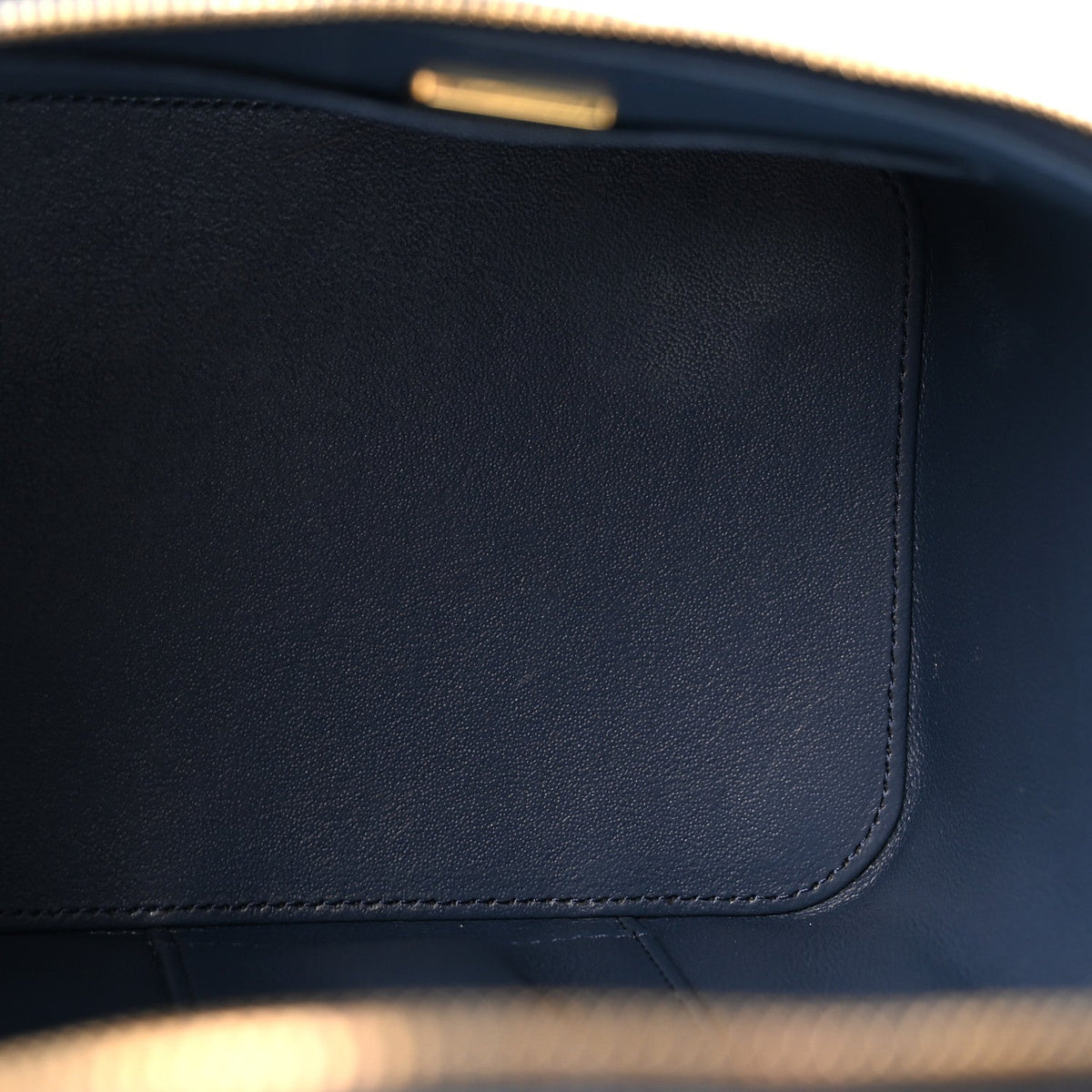 Small Quilted Caviar Handbag - Blue