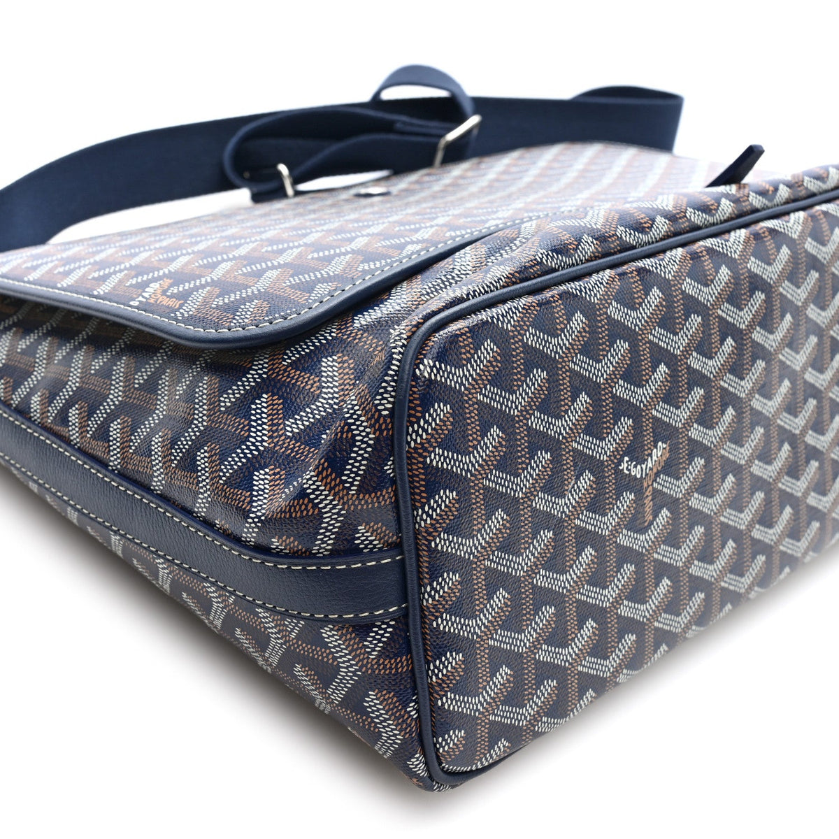 Ine Capetien Messenger Bag Navy Handbag