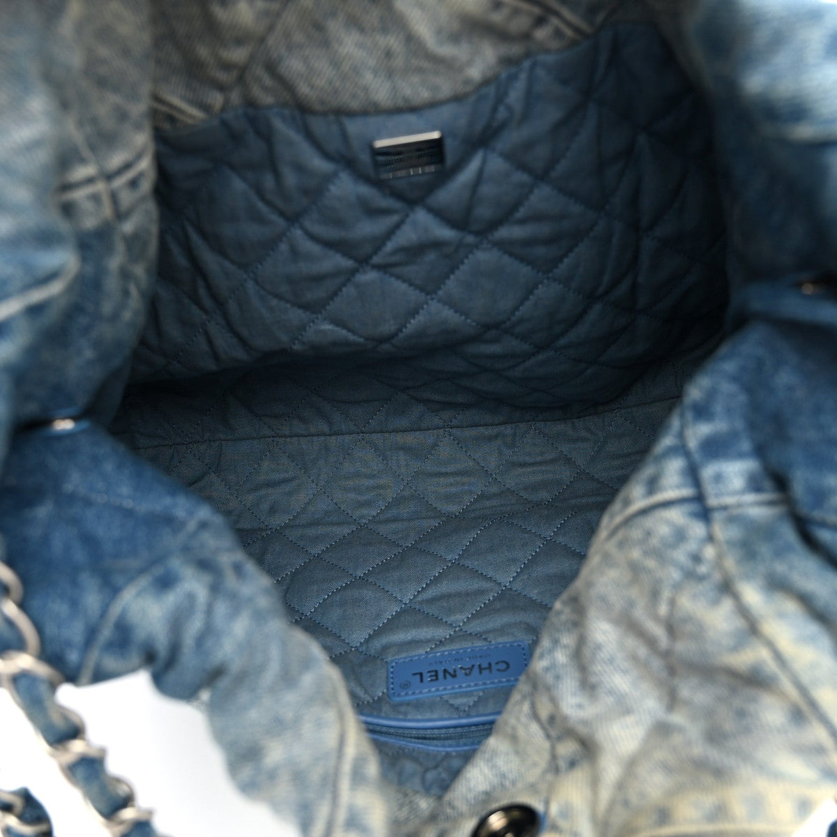Small Quilted Handbag - Blue