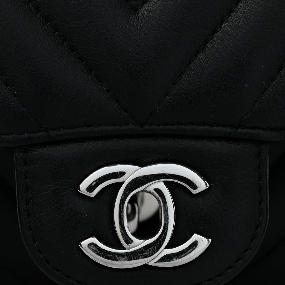 Medium Quilted Lambskin Flap Shoulder Bag - Black