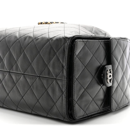 Medium Quilted Calfskin Handbag - Black