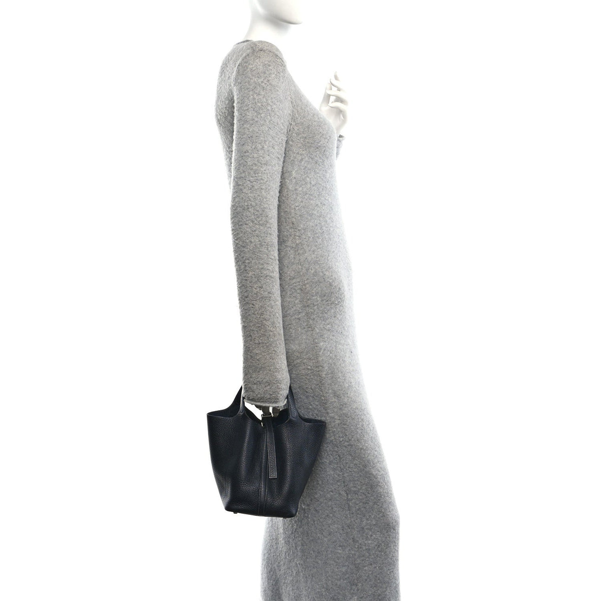 Taurillon Clemence Picotin Lock 18 Pm Bl Handbag