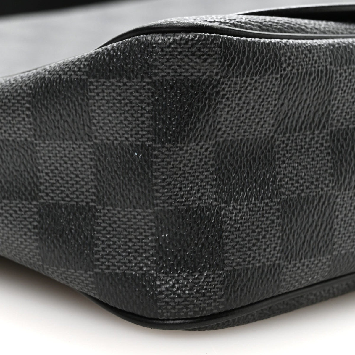 Damier Graphite Daniel Mm Handbag