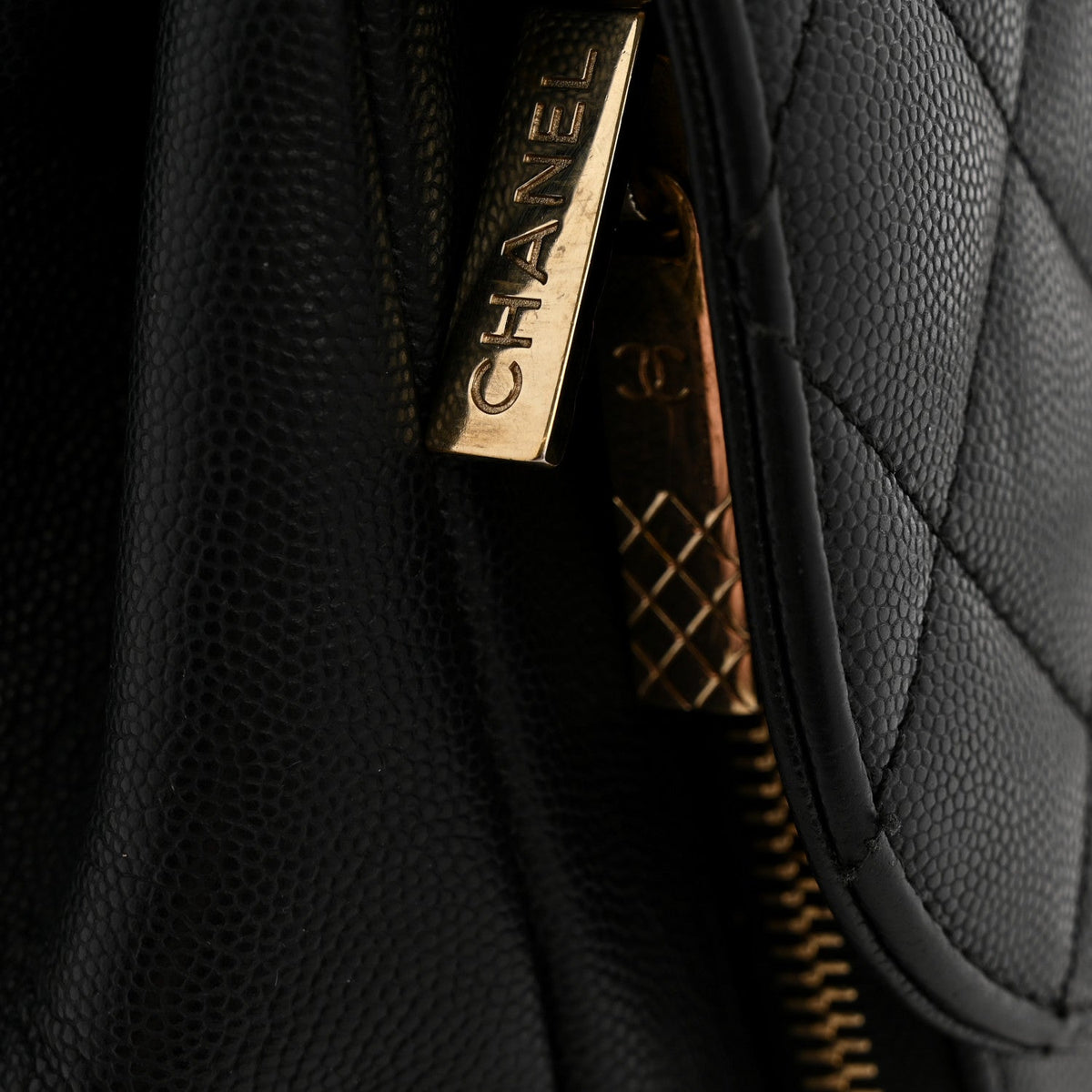 Large Quilted Caviar Flap Shoulder Bag - Black
