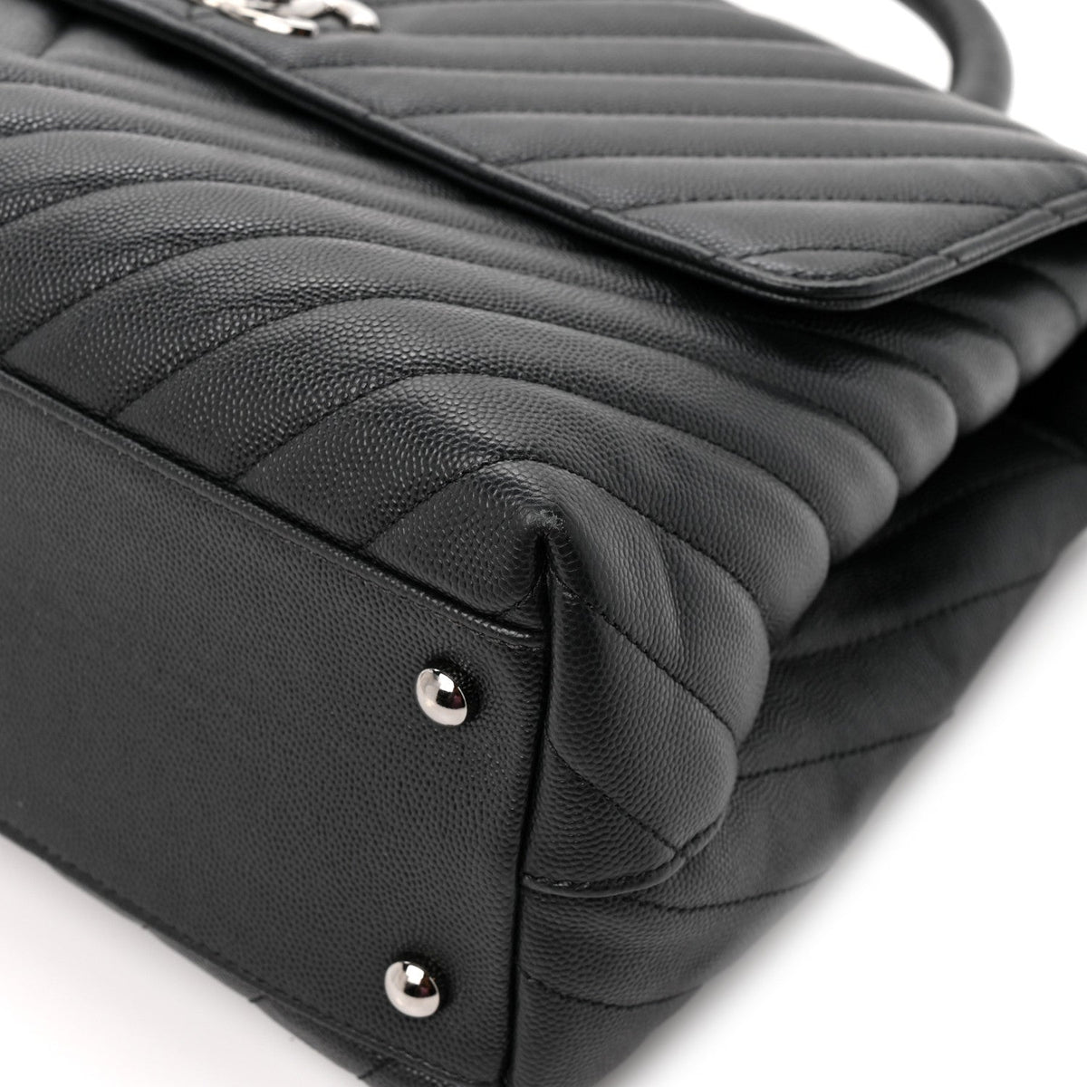 Medium Quilted Caviar Flap Shoulder Bag - Black
