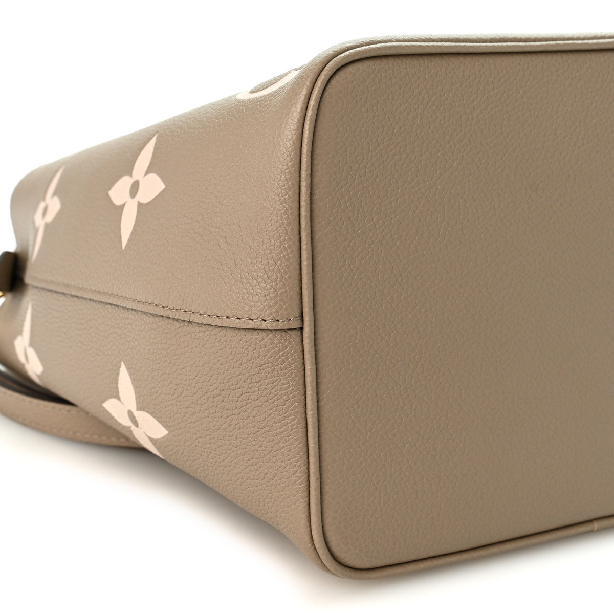 Empreinte Monogram Giant Neonoe Mm Tourt Handbag