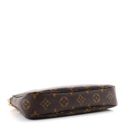 Monogram Chain Pochette Accessories Handbag