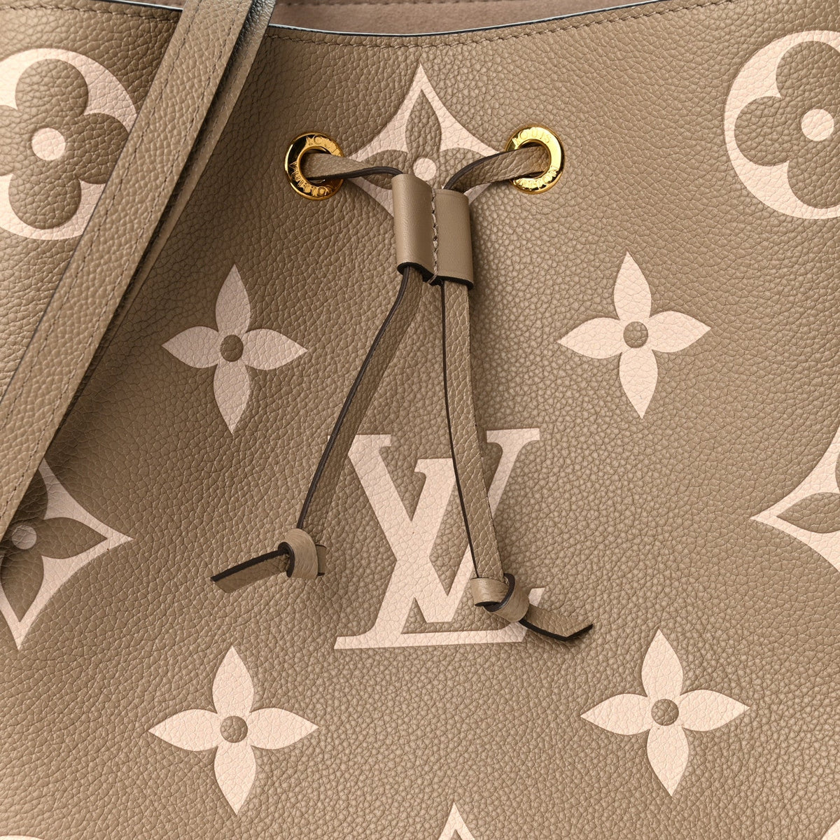 Empreinte Monogram Giant Neonoe Mm Tourt Handbag