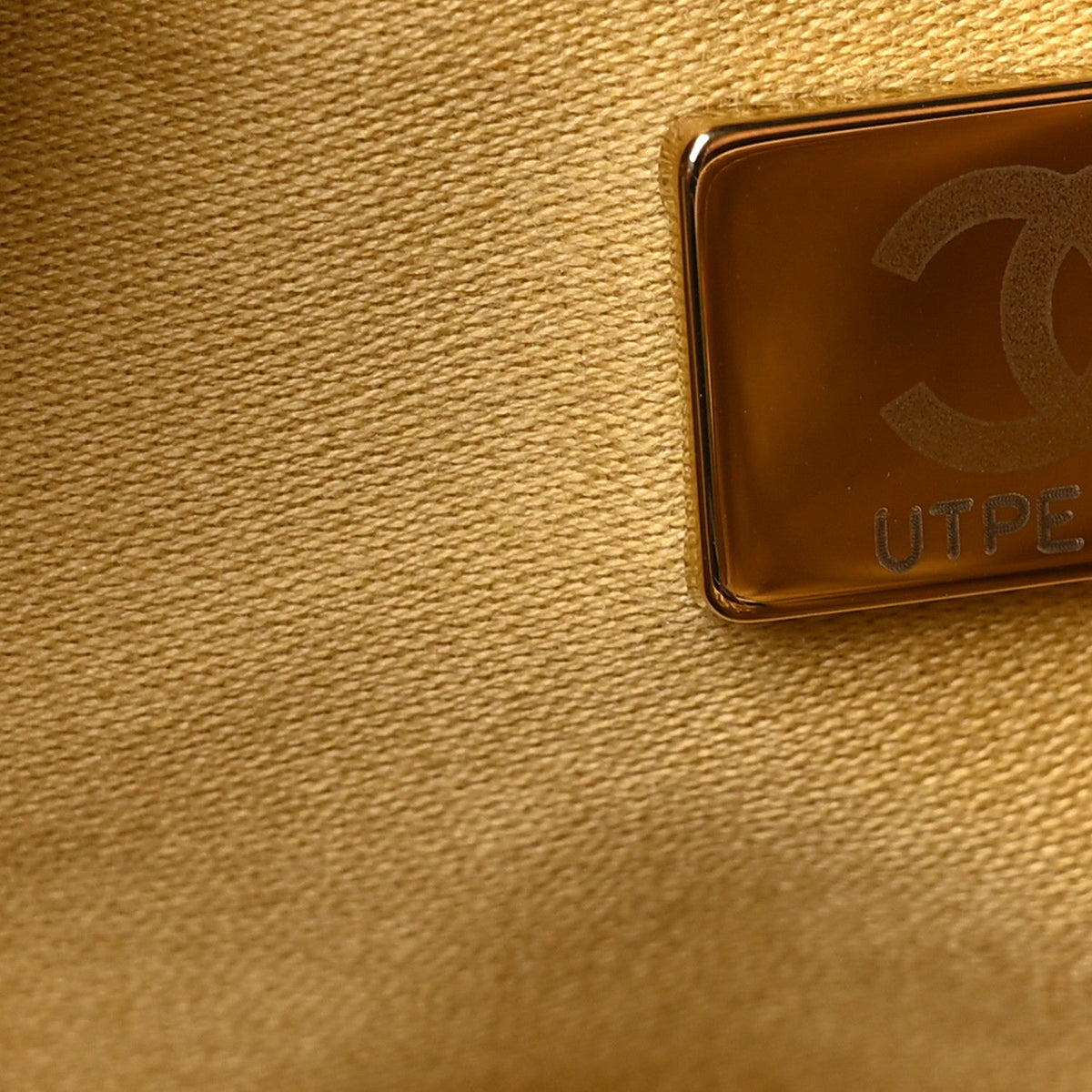 Small Quilted Caviar Handbag - Gold