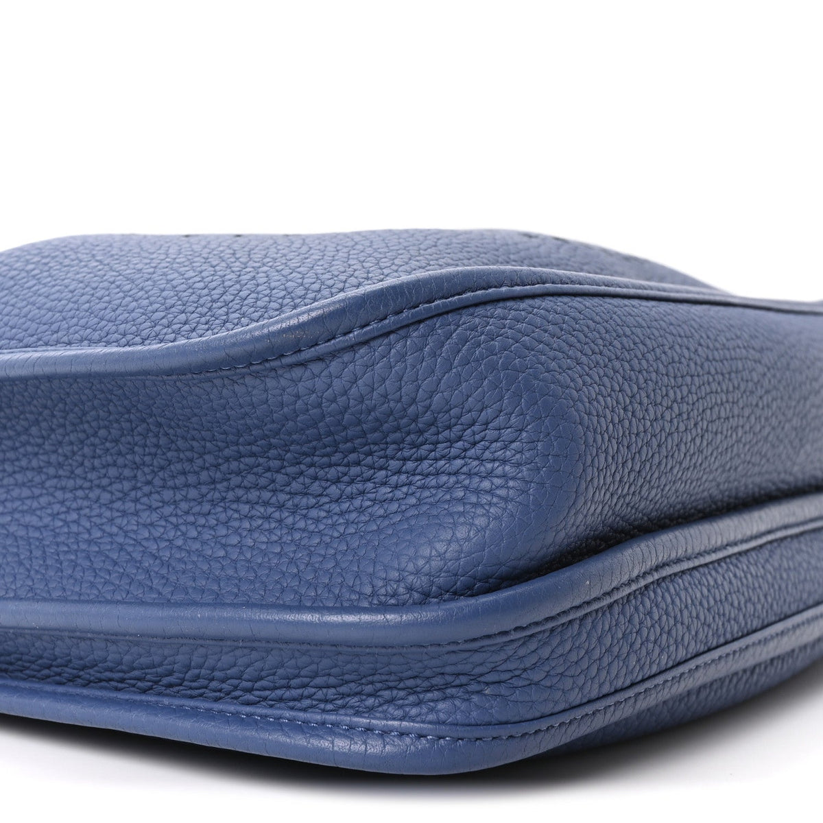 Taurillon Clemence Evelyne Iii Pm Bleu A Handbag