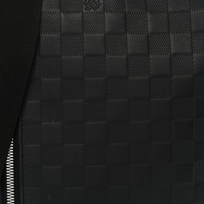 Damier Infini Discovery Messenger Bb Ony Handbag