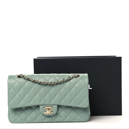 Medium Quilted Caviar Flap Shoulder Bag - Green
